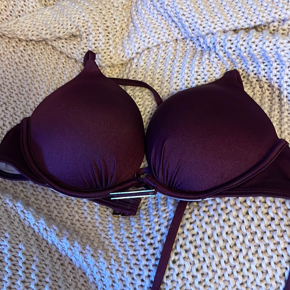 32A Bomshell bikini Top